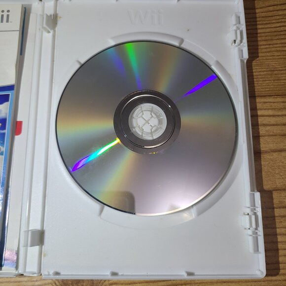 Wii Sports Resort Nintendo Wii Game (CIB) - Picture 3 of 4